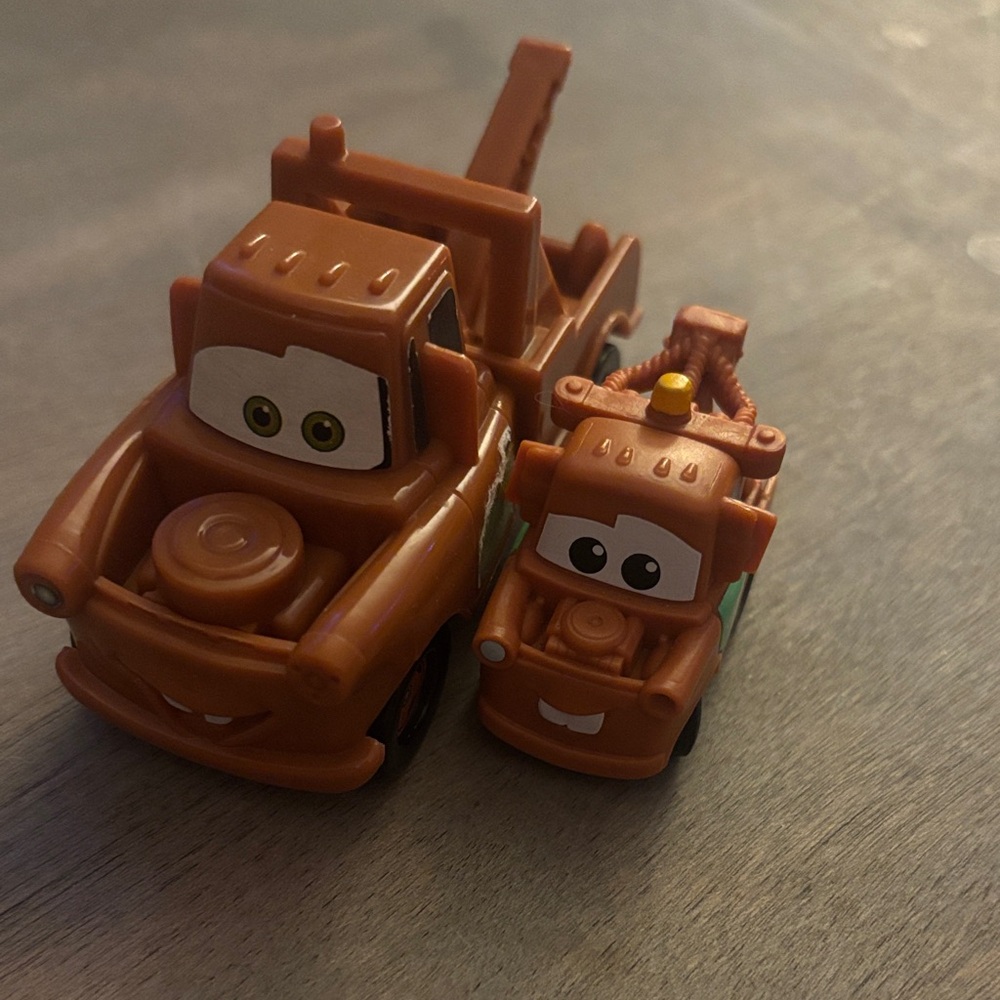 2 Disney Pixar Tow-Mater big and mini